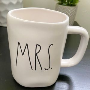 Rae Dunn ‘MRS.’ Mug Cup